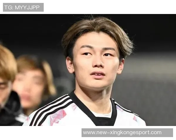 上田绮世状态火热半场梅开二度助力球队领跑荷甲射手榜